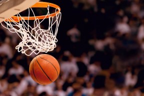 开云体育APP下载-史上最艰难的时刻：库里在关键比赛中最惊心动魄的表现，库里最难破的记录