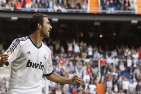 kaiyun登录入口-悬念丛生的关键战役，谁能携手晋级？，悬念丛生意思