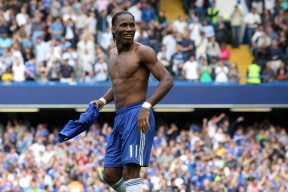 kaiyun官方入口登录-巴尔：在全黑队中场，他的精准传球总能打破对方防线的防守体系