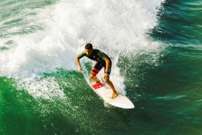 kaiyun.com-直击泳池：温斯坦拼搏瞬间定格经典，斯坦温蒂