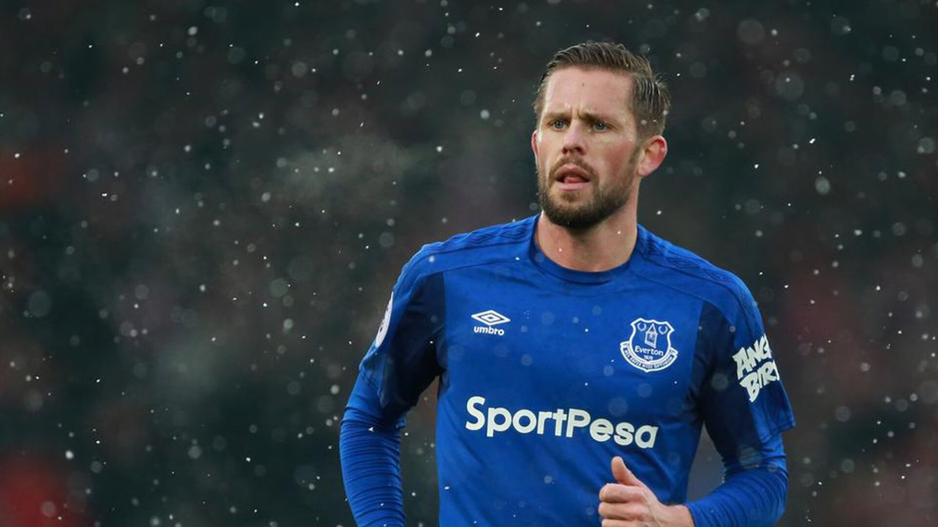 英超冲刺决战:胜者为王,精彩不断!,英超收官战